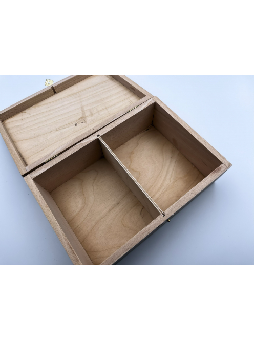 Chess box No. 6. (natural)